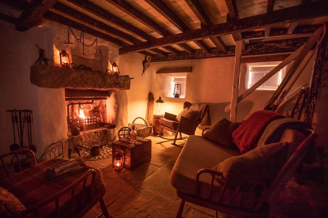 Thistle Thatch Cottage And Hot Tub - Mourne Mountains Newcastle  Eksteriør billede